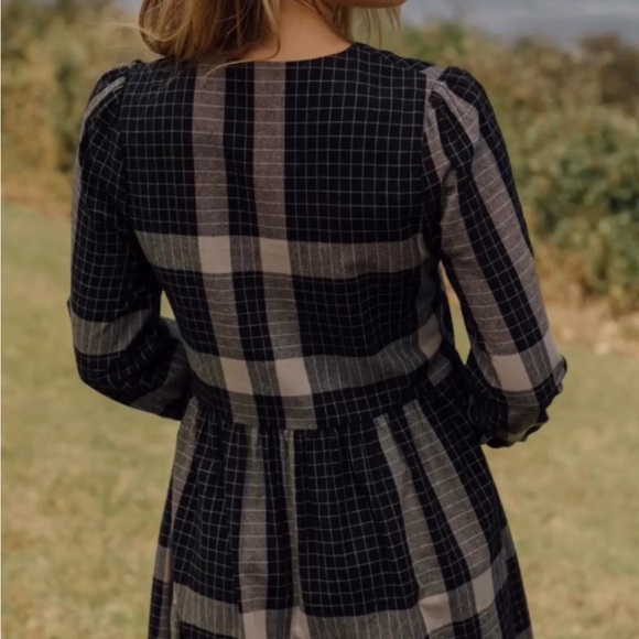 Neuflora Raleigh Dress - Picture 2 of 7